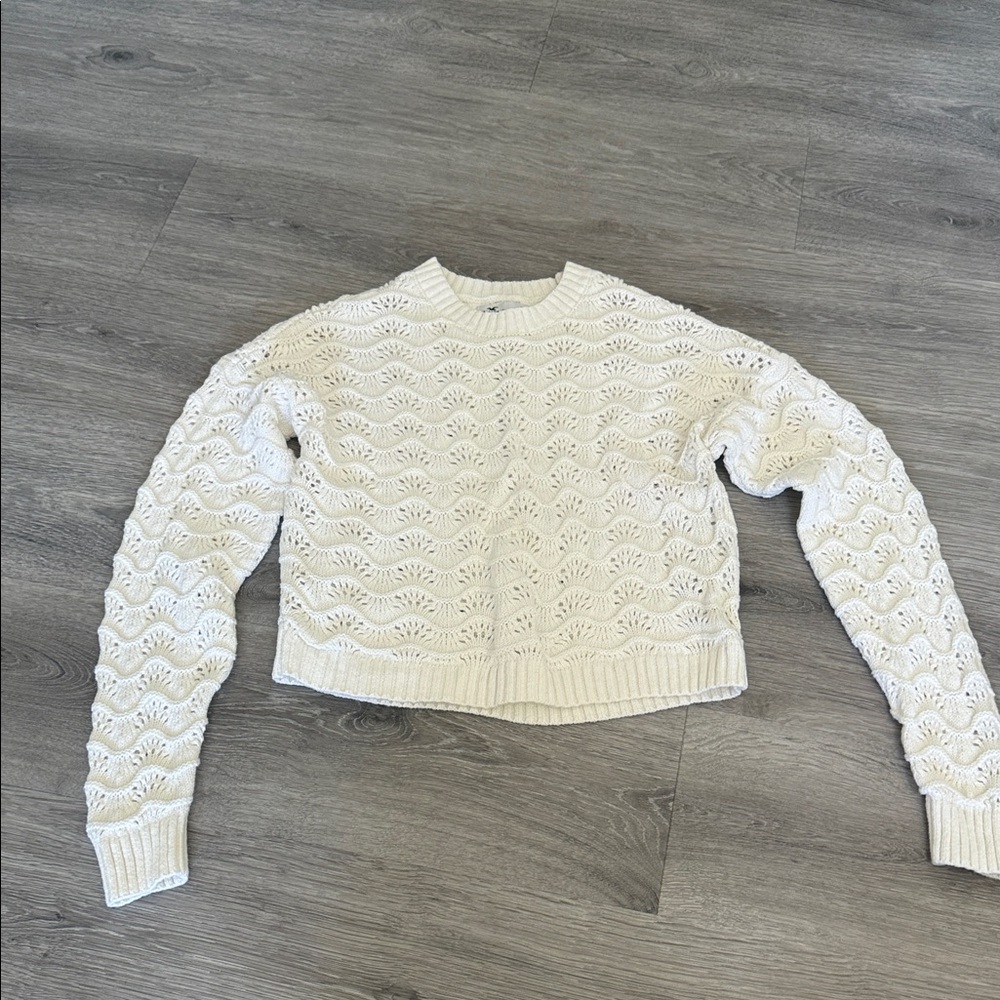 Hollister Cream Crew Neck Sweater